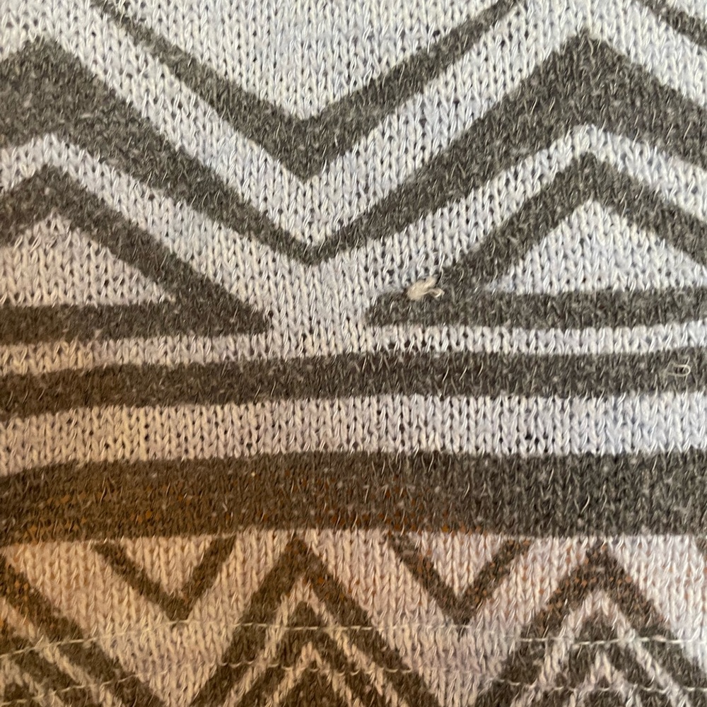 Derek Heart Black and White Geometric Long Sleeve Top - Picture 3 of 4